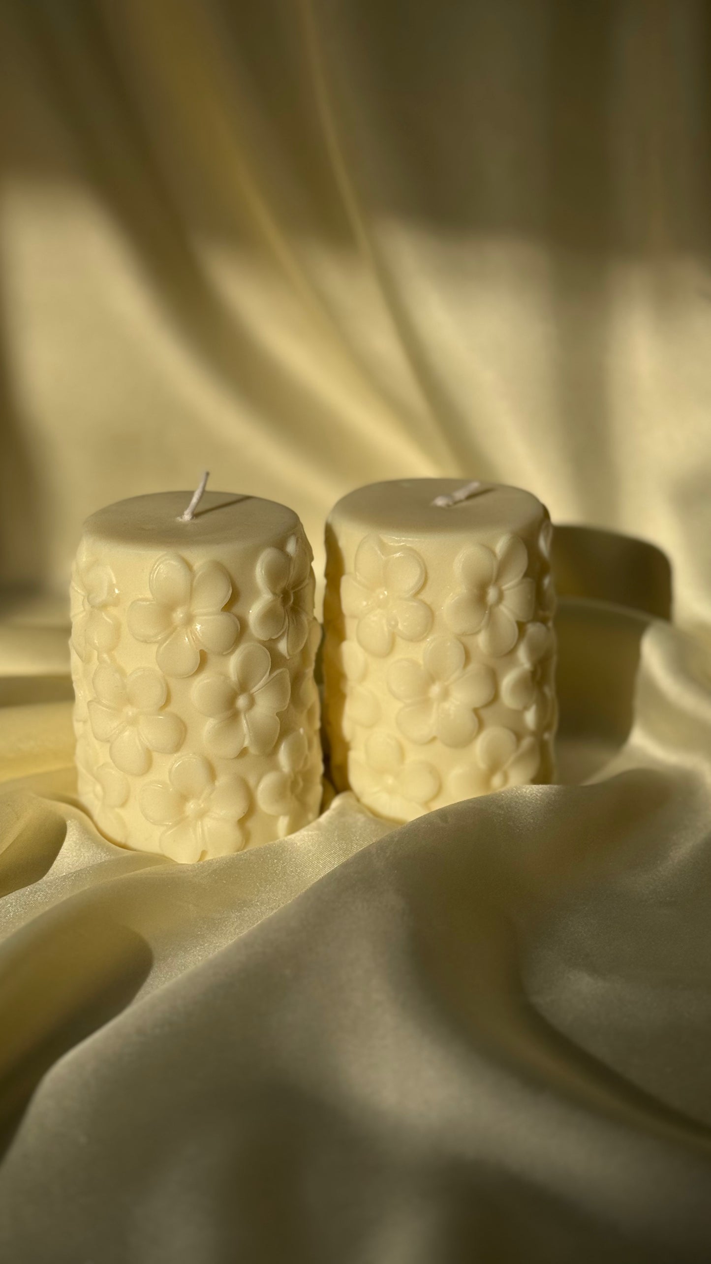 Cylindrical Flower Candle