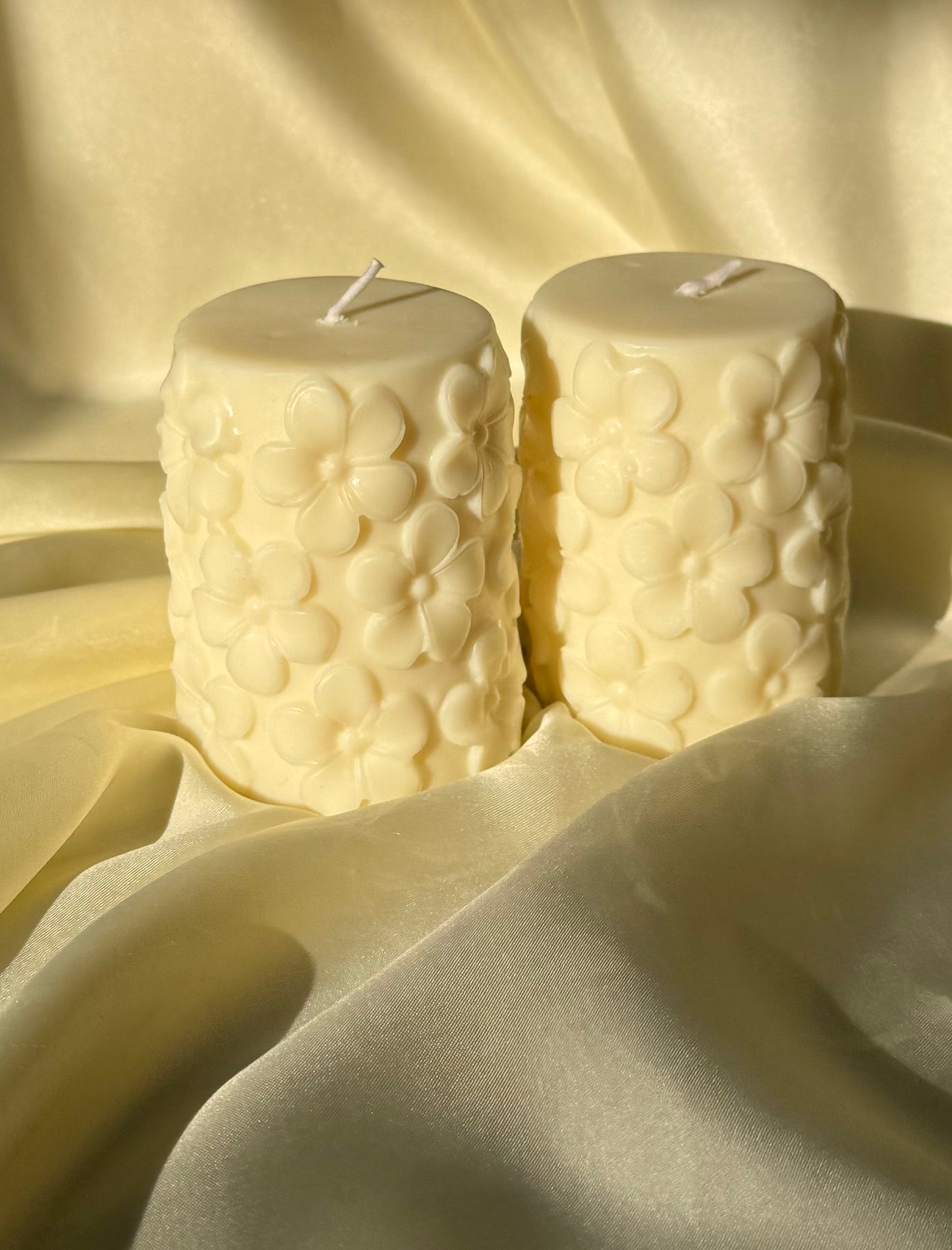 Cylindrical Flower Candle