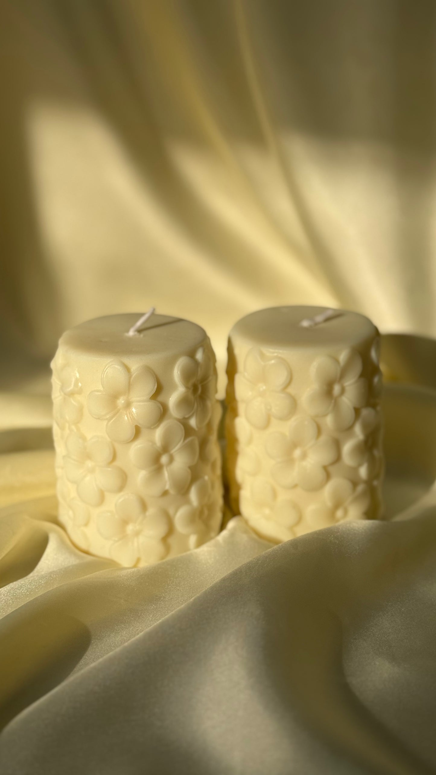 Cylindrical Flower Candle